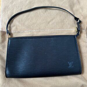 LOUIS VUITTON BLACK EPI LEATHER POCHETTE POUCH BAG